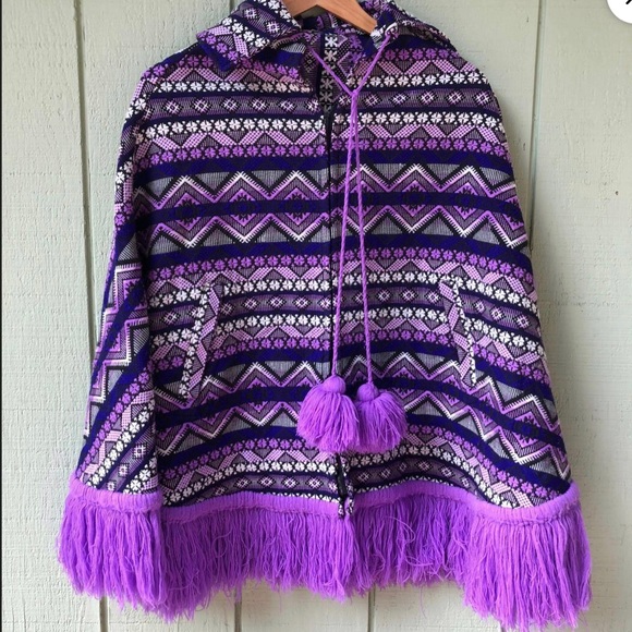 Circe 1970s Handmade Woven Purple Mexican Knit CAPE WRAP + one size fits all - Picture 2 of 6